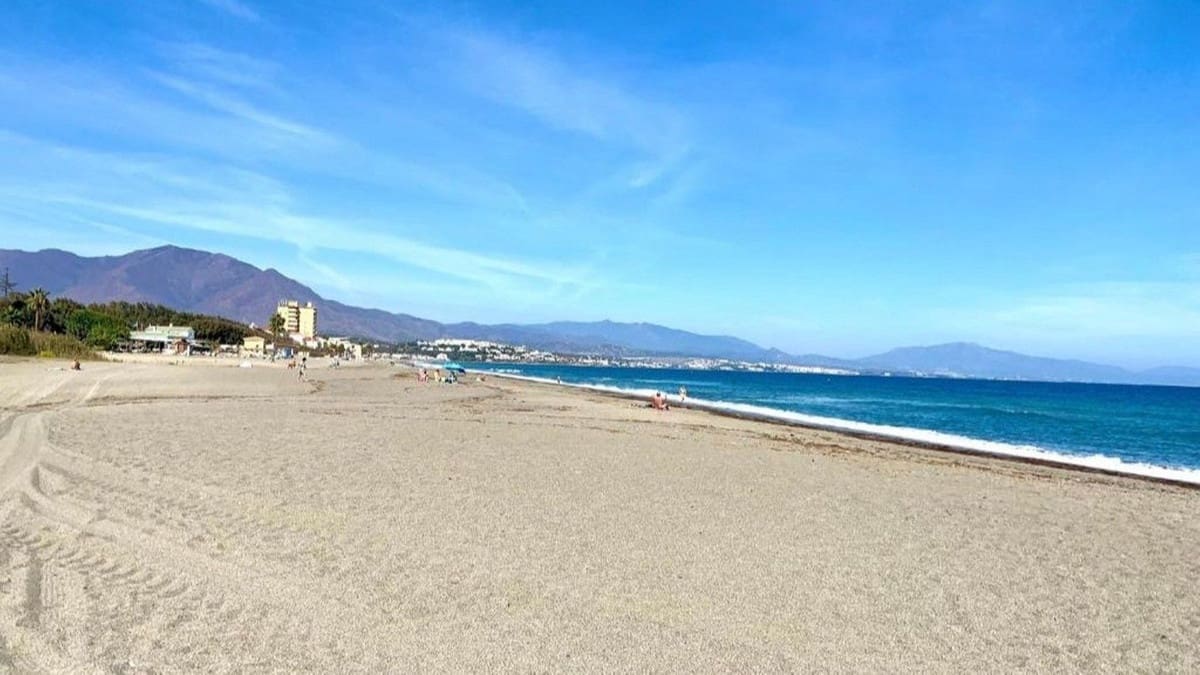 2 bedroom Apartment for sale in La Duquesa / Puerto de la Duquesa with pool garage - € 279,000 (Ref: 7865279)