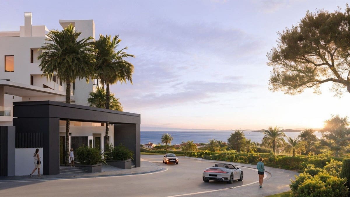 3 bedroom Apartment for sale in Mijas Costa with pool garage - € 550,000 (Ref: 8018904)