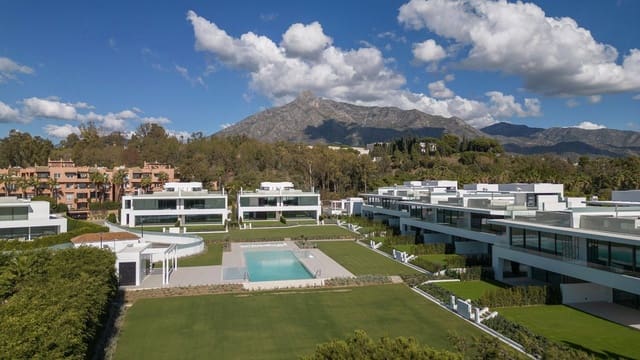 4 soverom Villa til salgs i Marbella med svømmebasseng garasje - € 7 500 000 (Ref: 8032926)
