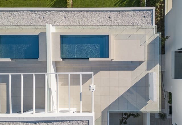 4 sypialnia Willa na sprzedaż w Marbella z basenem garażem - 7 500 000 € (Ref: 8032926)