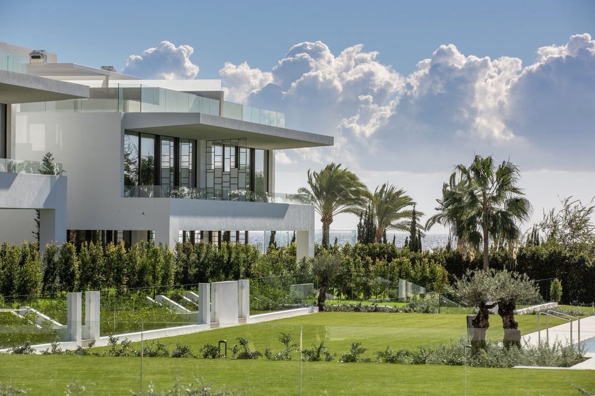 4 sypialnia Willa na sprzedaż w Marbella z basenem garażem - 7 500 000 € (Ref: 8032926)