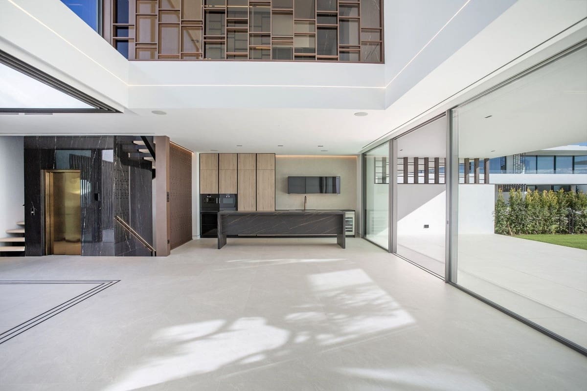 4 sypialnia Willa na sprzedaż w Marbella z basenem garażem - 7 500 000 € (Ref: 8032926)