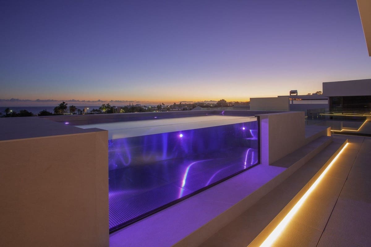 4 sypialnia Willa na sprzedaż w Marbella z basenem garażem - 7 500 000 € (Ref: 8032926)