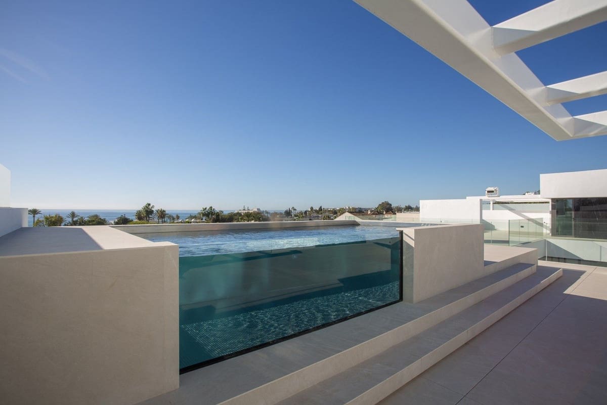 4 sypialnia Willa na sprzedaż w Marbella z basenem garażem - 7 500 000 € (Ref: 8032926)