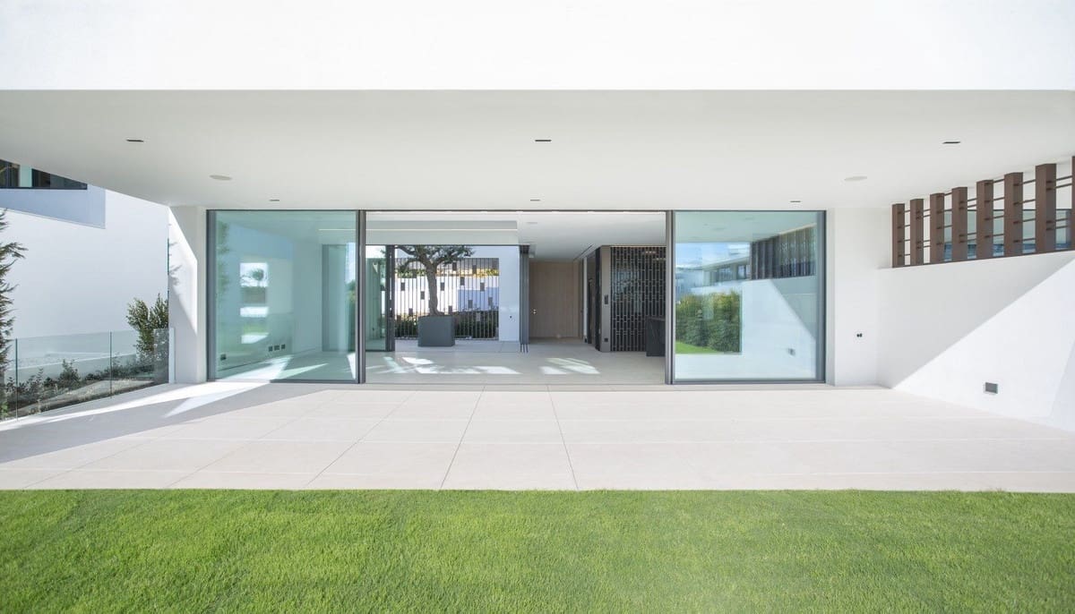 4 sypialnia Willa na sprzedaż w Marbella z basenem garażem - 7 500 000 € (Ref: 8032926)