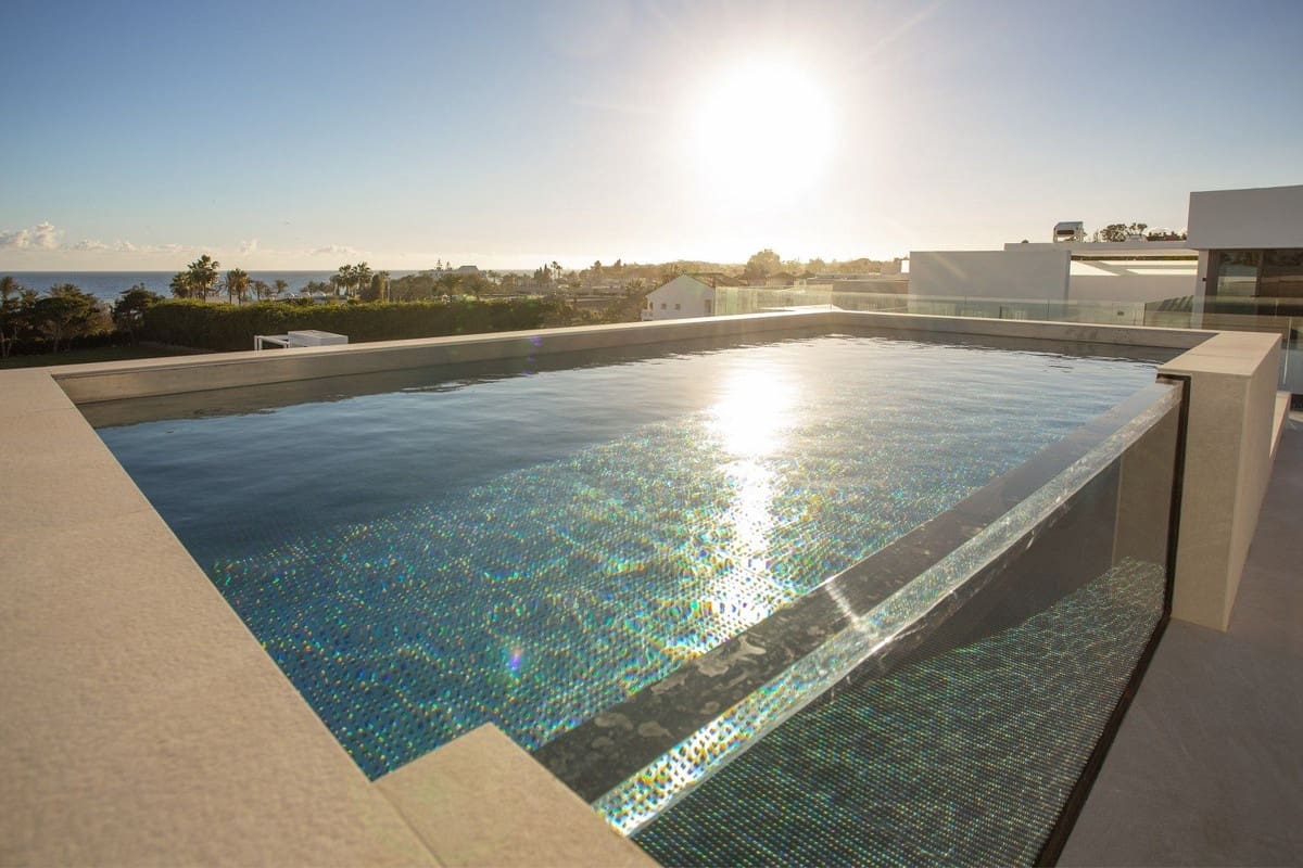 4 sypialnia Willa na sprzedaż w Marbella z basenem garażem - 7 500 000 € (Ref: 8032926)
