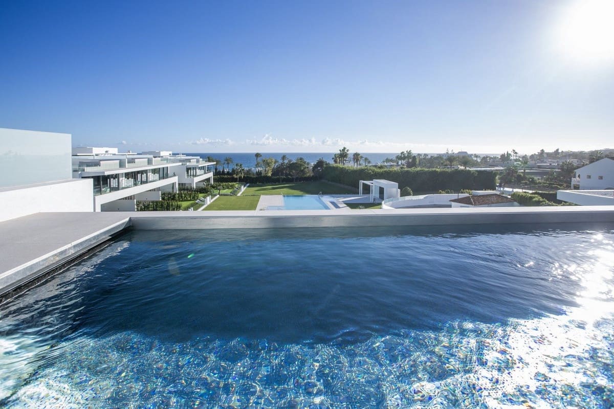 4 sypialnia Willa na sprzedaż w Marbella z basenem garażem - 7 500 000 € (Ref: 8032926)