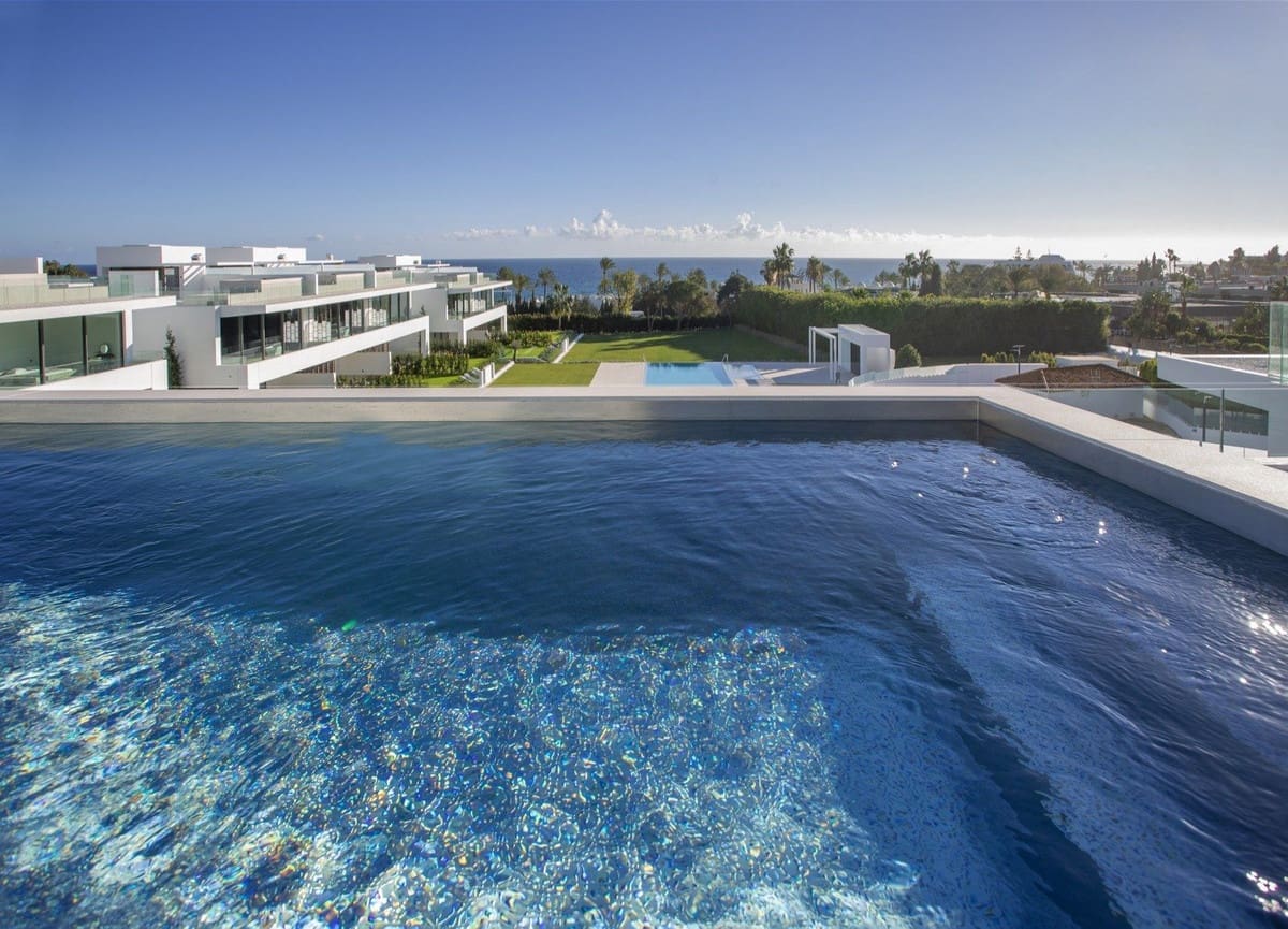 4 sypialnia Willa na sprzedaż w Marbella z basenem garażem - 7 500 000 € (Ref: 8032926)