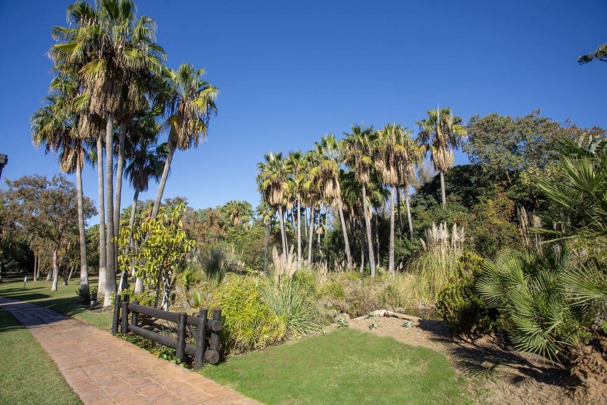 4 sypialnia Willa na sprzedaż w Marbella z basenem garażem - 7 500 000 € (Ref: 8032926)