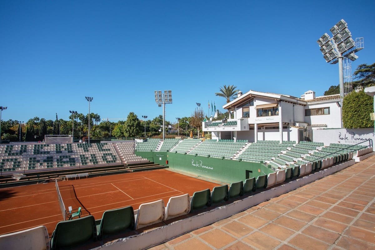 4 sypialnia Willa na sprzedaż w Marbella z basenem garażem - 7 500 000 € (Ref: 8032926)
