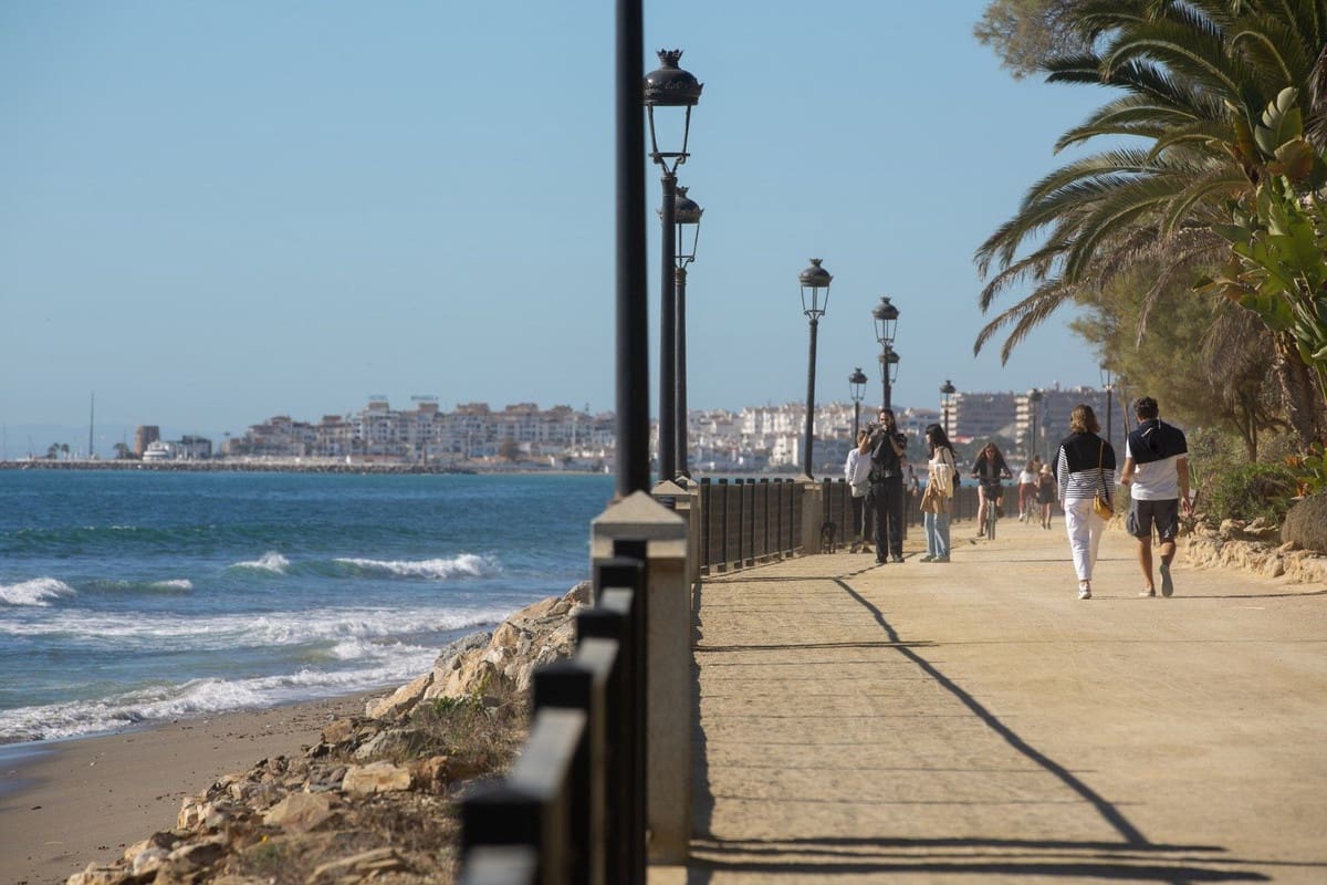 4 sypialnia Willa na sprzedaż w Marbella z basenem garażem - 7 500 000 € (Ref: 8032926)