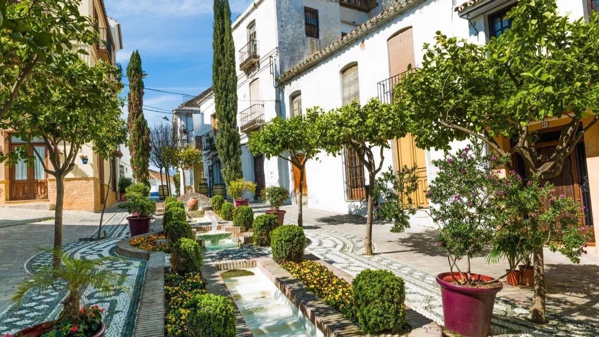 3 quarto Apartamento para venda em Estepona com piscina garagem - 525 000 € (Ref: 8097419)