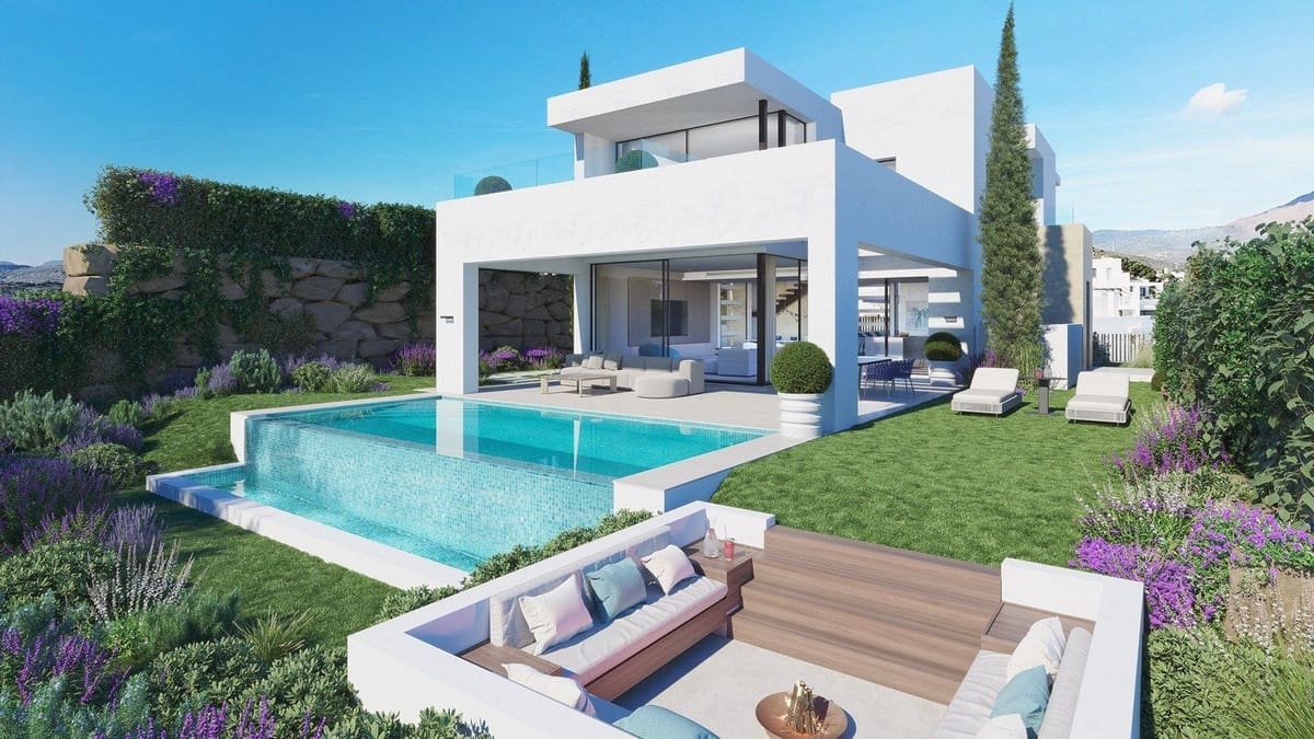 3 makuuhuone Huvila myytävänä paikassa Estepona mukana uima-altaan 
autotalli - 1 440 000 € (Ref: 8182722)
