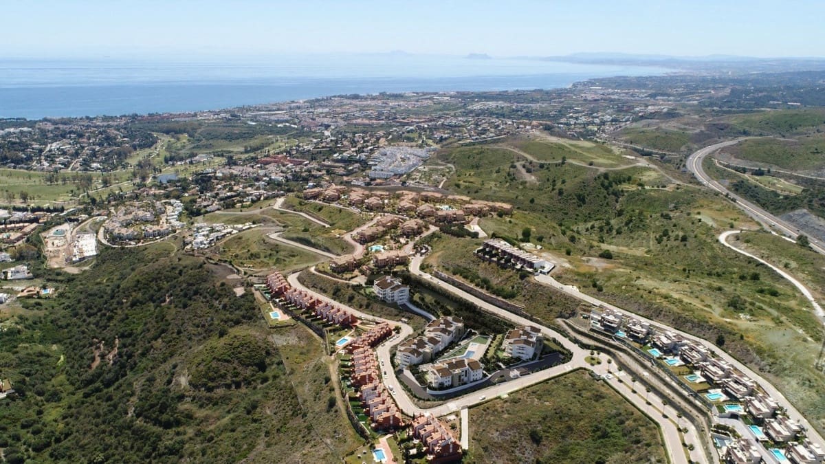 2 soverom Leilighet til salgs i Benahavis med svømmebasseng garasje - € 585 000 (Ref: 8596251)