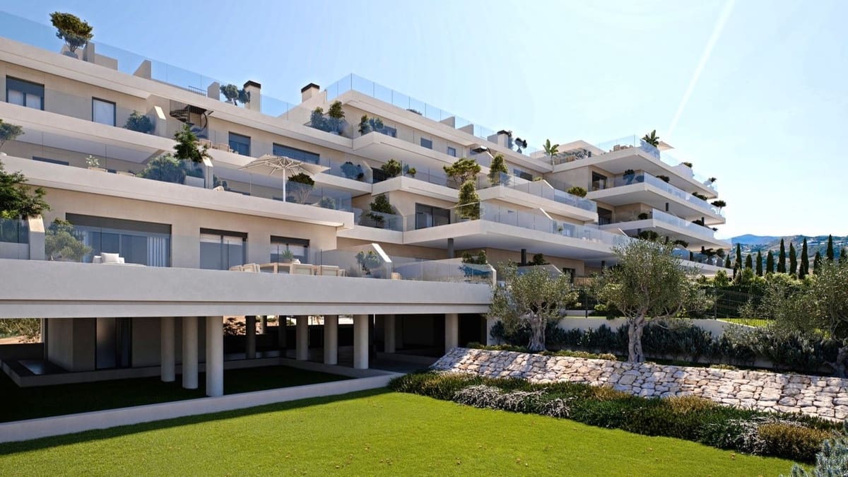 3 bedroom Apartment for sale in Estepona with pool garage - € 580,000 (Ref: 8598100)