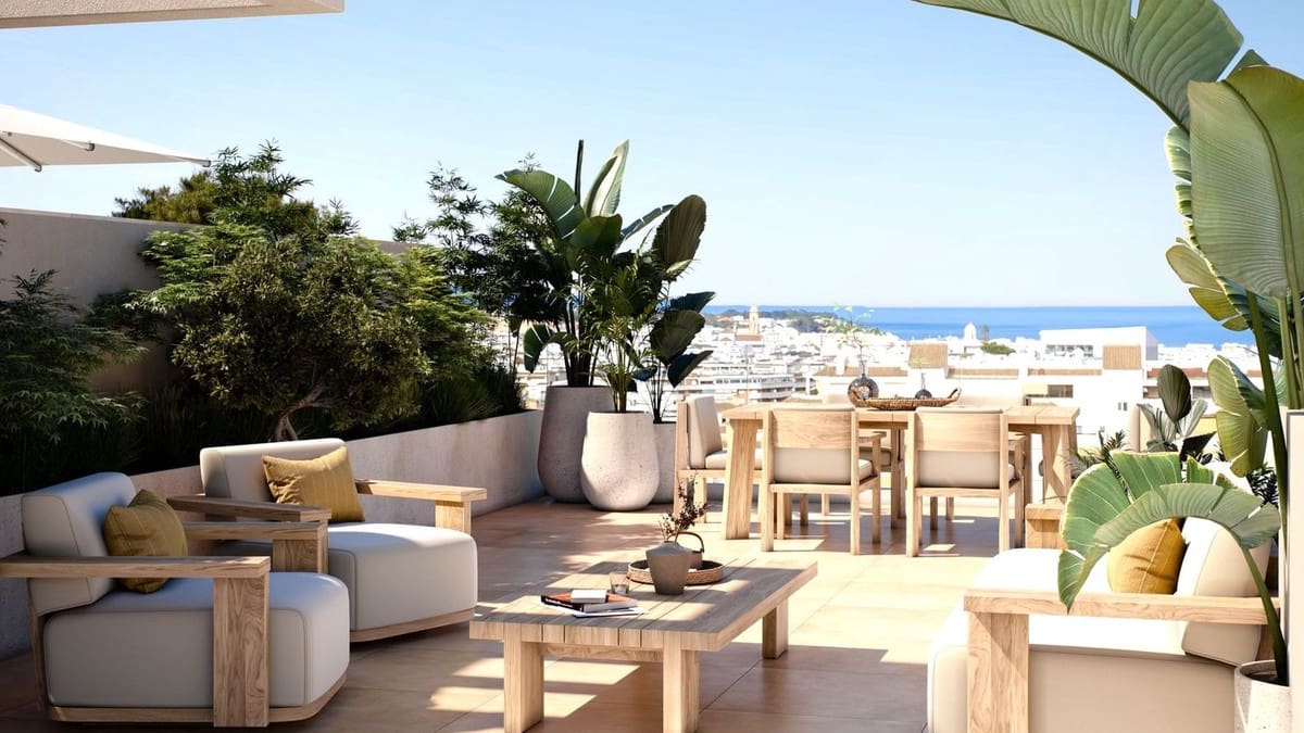 3 bedroom Apartment for sale in Estepona with pool garage - € 580,000 (Ref: 8598100)