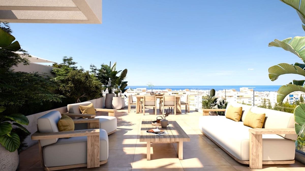 3 bedroom Apartment for sale in Estepona with pool garage - € 580,000 (Ref: 8598100)