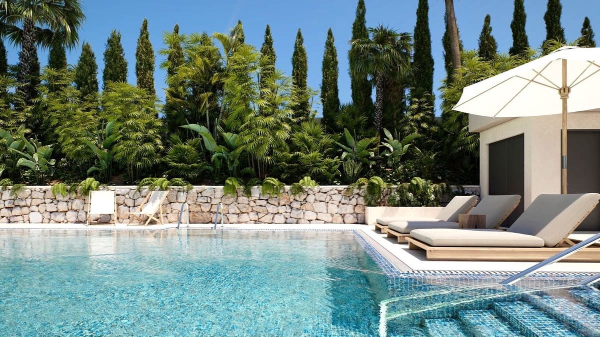 3 bedroom Apartment for sale in Estepona with pool garage - € 580,000 (Ref: 8598100)