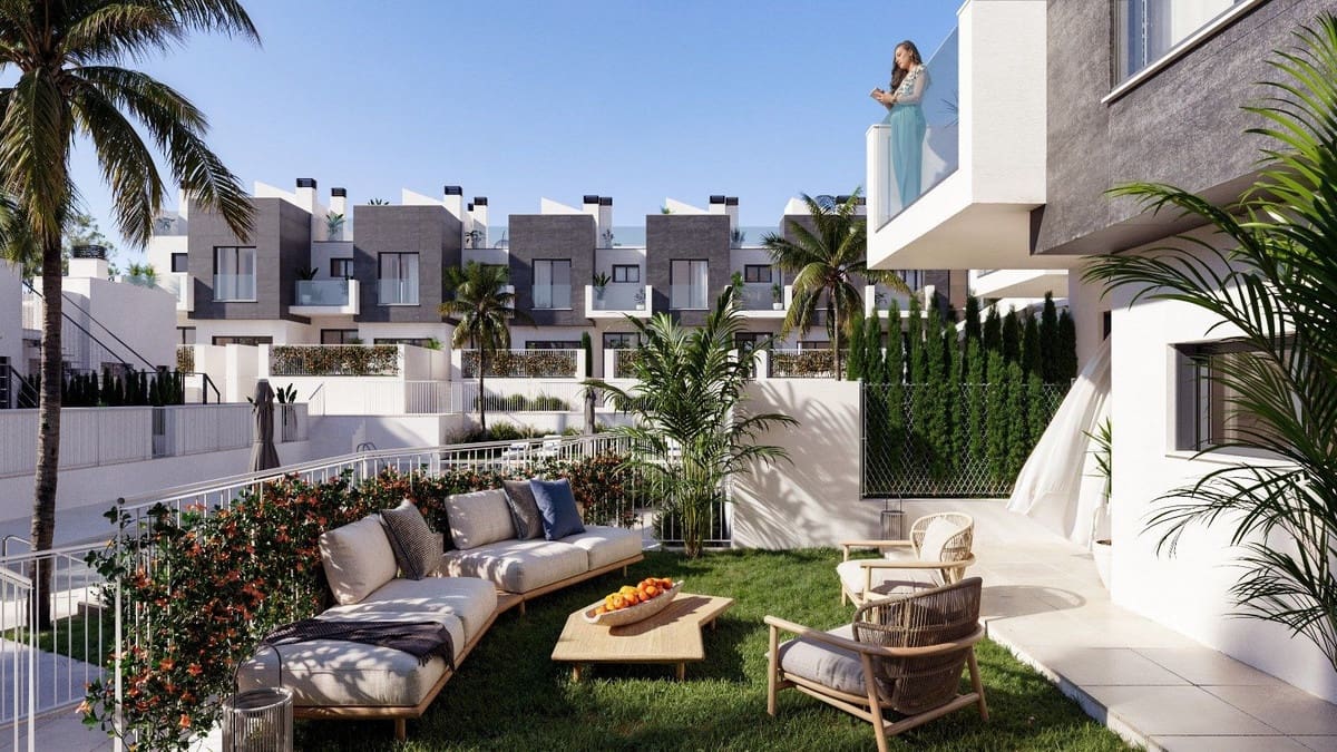 3 bedroom Townhouse for sale in Fuengirola with pool garage - € 483,000 (Ref: 8734476)