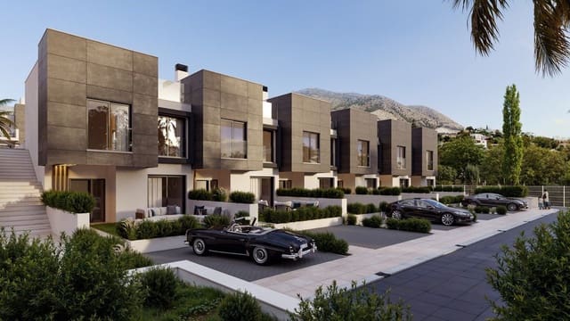 3 bedroom Townhouse for sale in Fuengirola with pool garage - € 483,000 (Ref: 8734476)