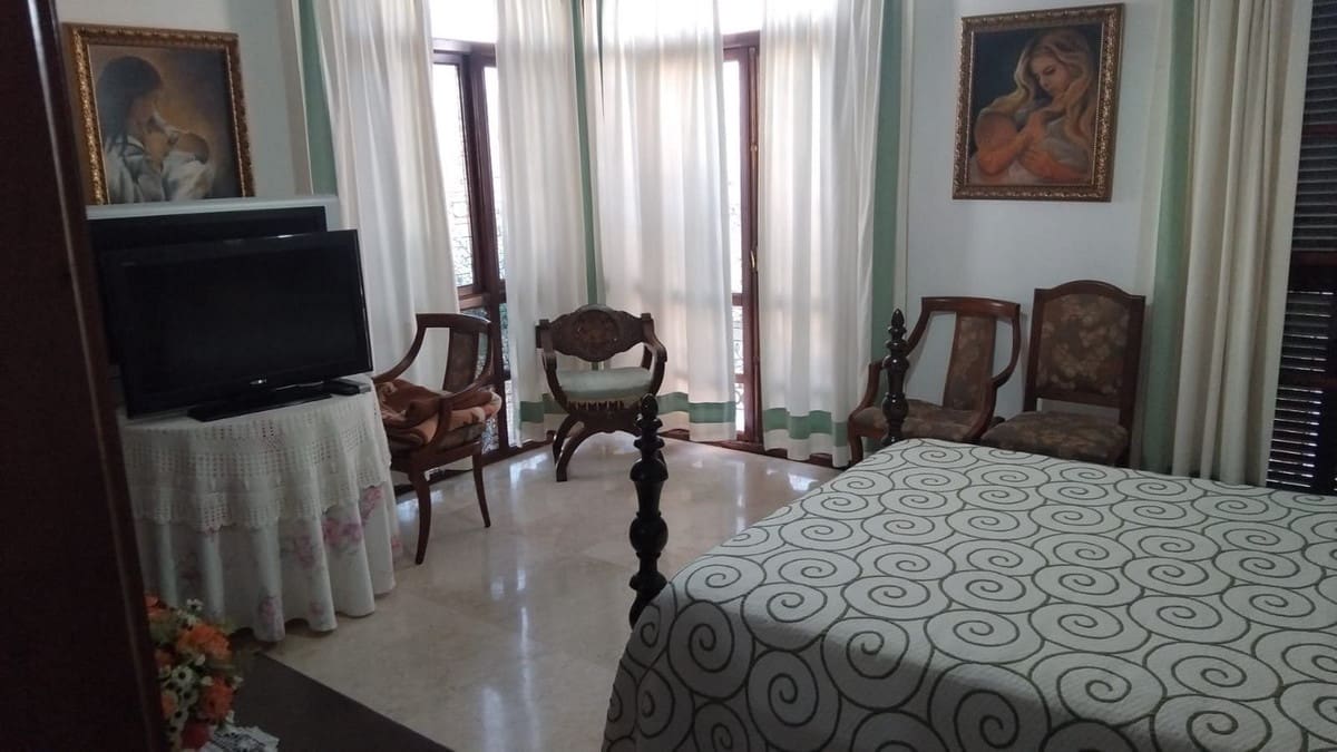 2 soverom Restaurant/Bar til salgs i El Paraiso med garasje - € 1 600 000 (Ref: 8803131)