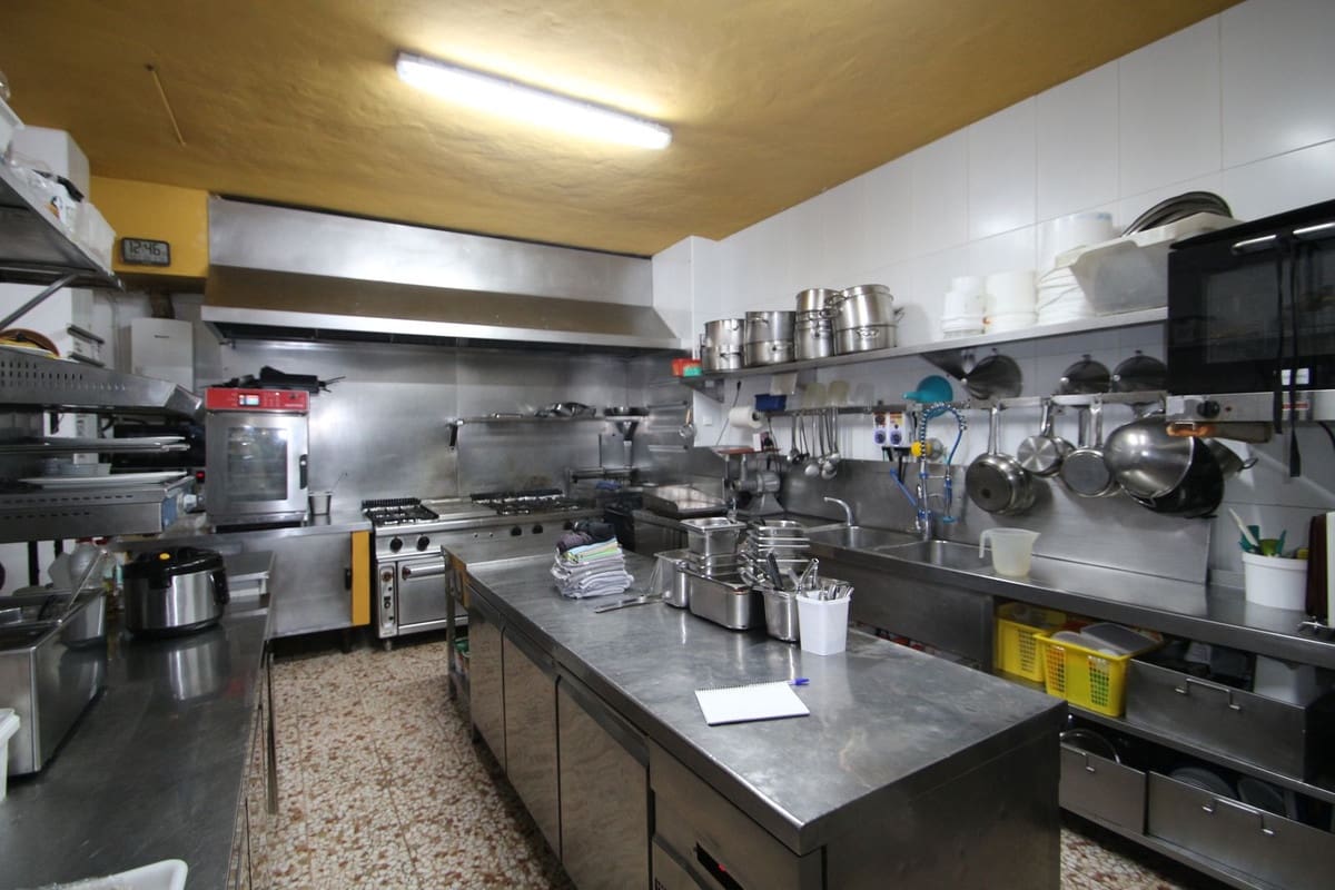 Bar/Restaurante de 2 habitaciones en El Paraiso en venta con garaje - 1.600.000 € (Ref: 8803131)
