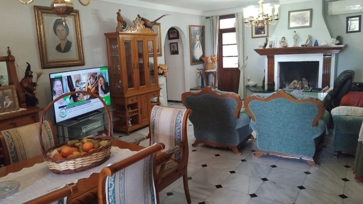 Bar/Restaurante de 2 habitaciones en El Paraiso en venta con garaje - 1.600.000 € (Ref: 8803131)