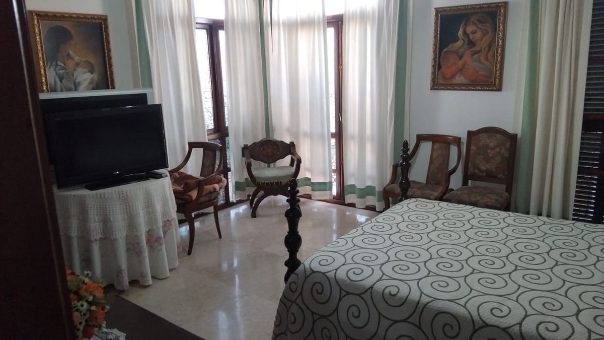 Bar/Restaurante de 2 habitaciones en El Paraiso en venta con garaje - 1.600.000 € (Ref: 8803131)