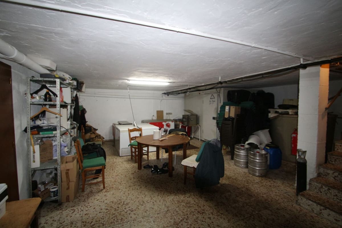 2 soverom Restaurant/Bar til salgs i El Paraiso med garasje - € 1 600 000 (Ref: 8803131)