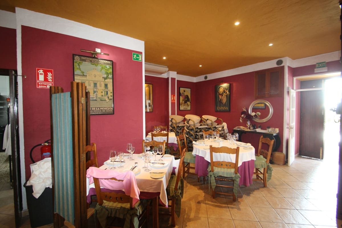 2 sypialnia Restauracja lub bar na sprzedaż w El Paraiso z garażem - 1 600 000 € (Ref: 8803131)