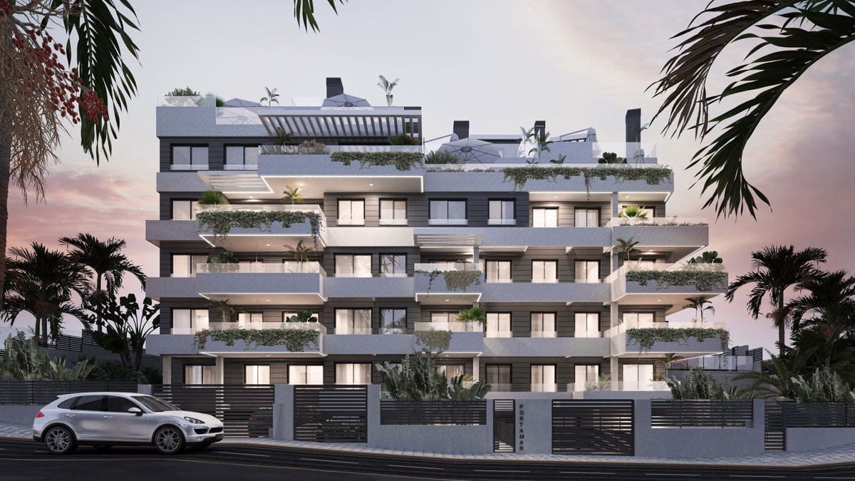 Apartamento de 3 habitaciones en Estepona en venta con piscina garaje - 537.000 € (Ref: 8816570)