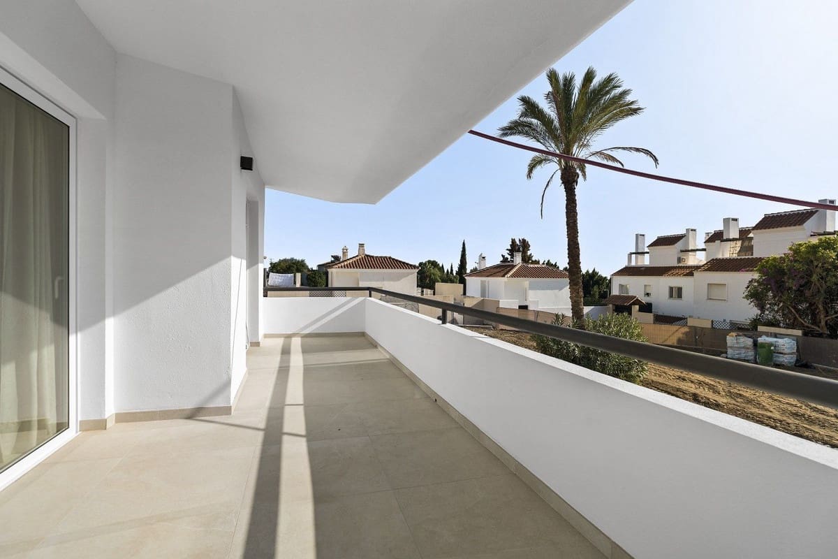 3 soverom Hus til salgs i Mijas Costa med svømmebasseng garasje - € 515 000 (Ref: 9053655)