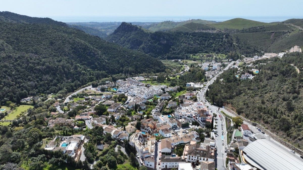 1 bedroom Apartment for sale in Benahavis with pool garage - € 320,000 (Ref: 9115392)