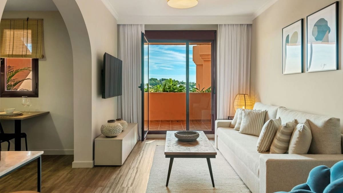 1 bedroom Apartment for sale in New Golden Mile with pool garage - € 245,000 (Ref: 9128860)