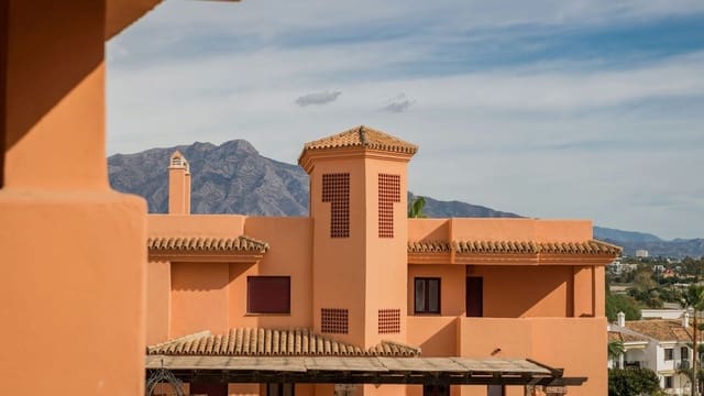 1 Zimmer Apartment zu verkaufen in New Golden Mile, Estepona mit Pool Garage - 245.000 € (Ref: 9128860)