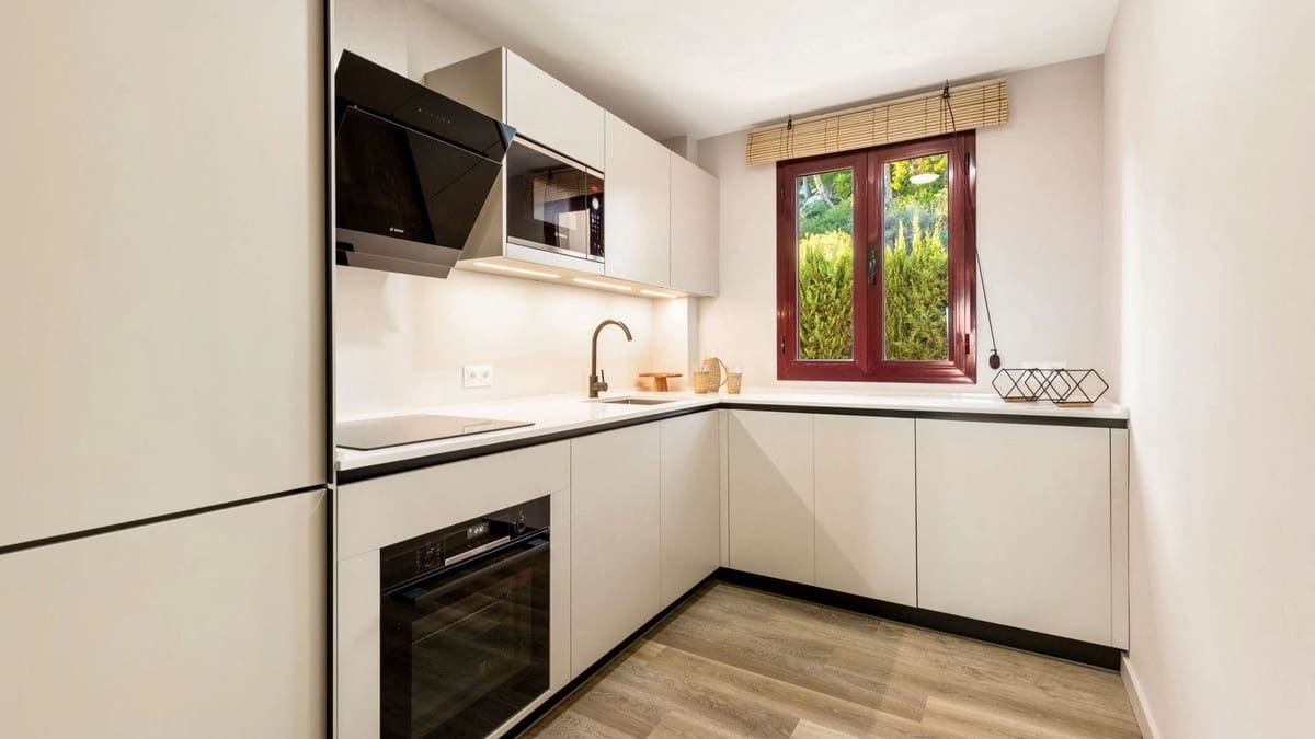 2 bedroom Apartment for sale in New Golden Mile with pool garage - € 299,000 (Ref: 9128861)