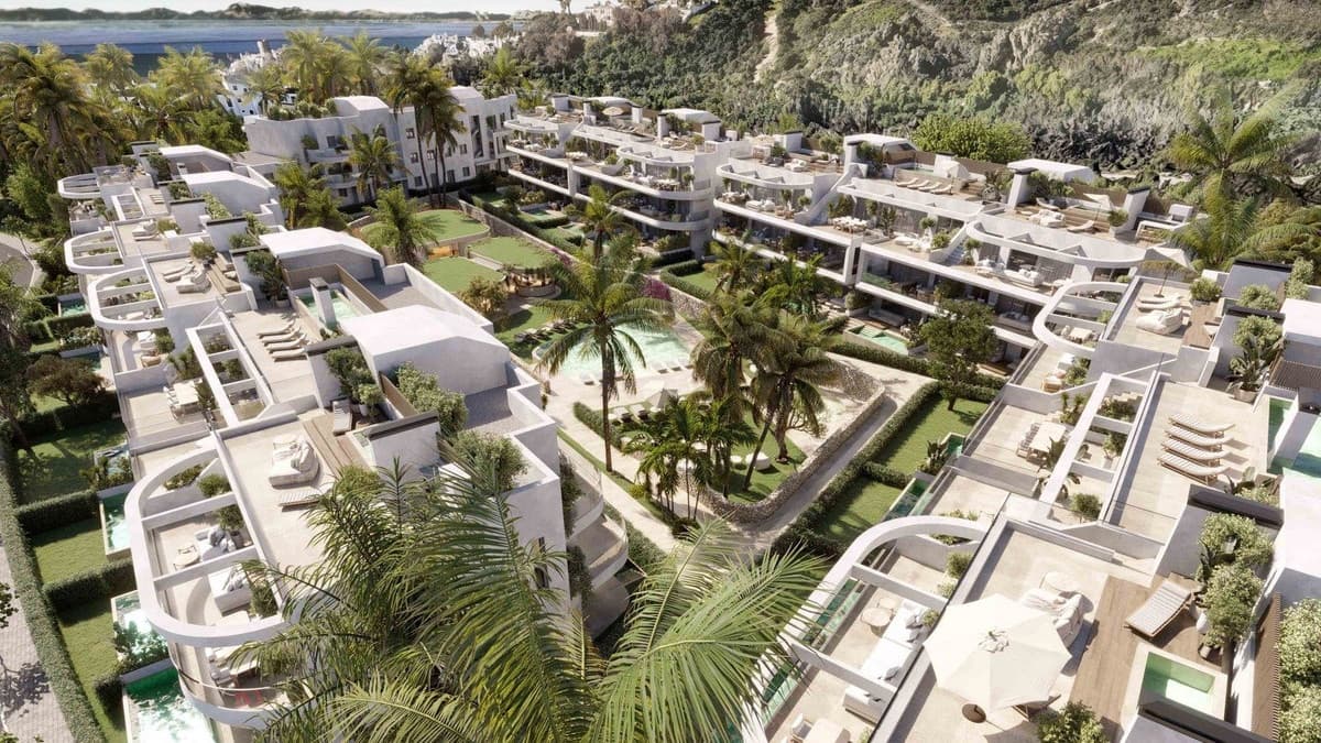 3 chambre Penthouse à vendre à Estepona avec piscine garage - 779 000 € (Ref: 9164341)