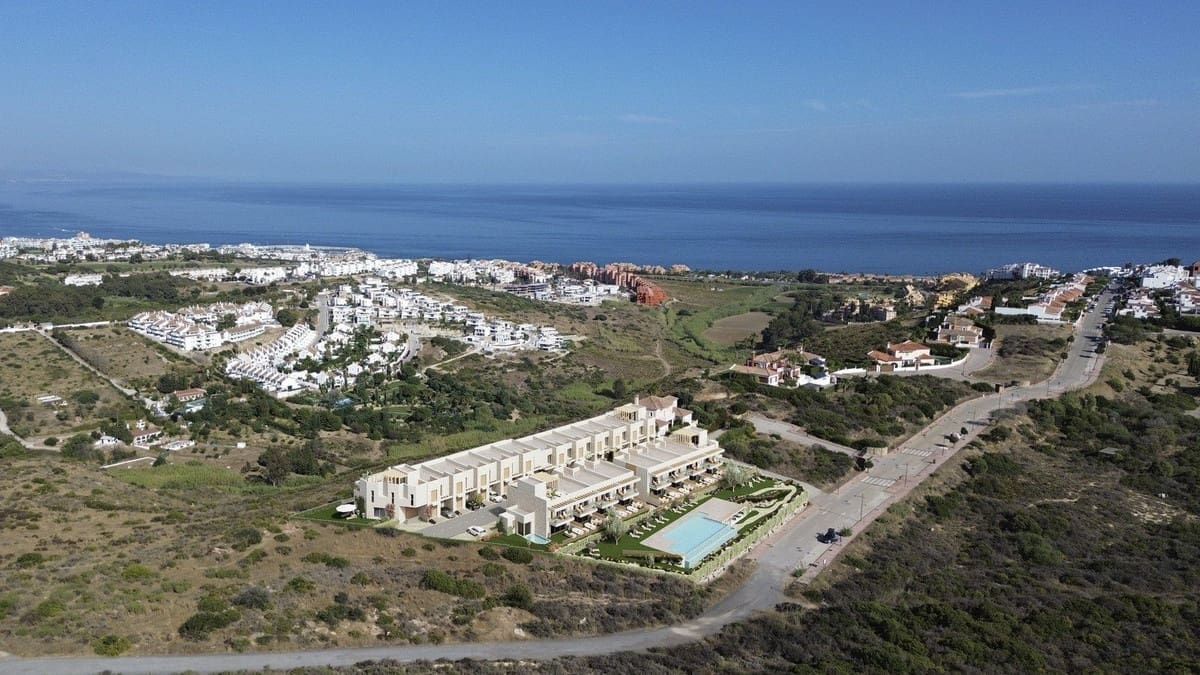 Casa de 3 habitaciones en Manilva en venta con piscina garaje - 530.000 € (Ref: 9184327)