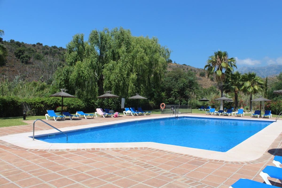 2 soveværelse Lejlighed til salg i Marbella med swimmingpool garage - € 299.000 (Ref: 9184514)