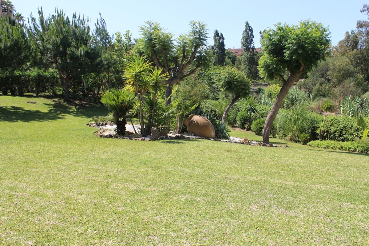 2 soveværelse Lejlighed til salg i Marbella med swimmingpool garage - € 299.000 (Ref: 9184514)