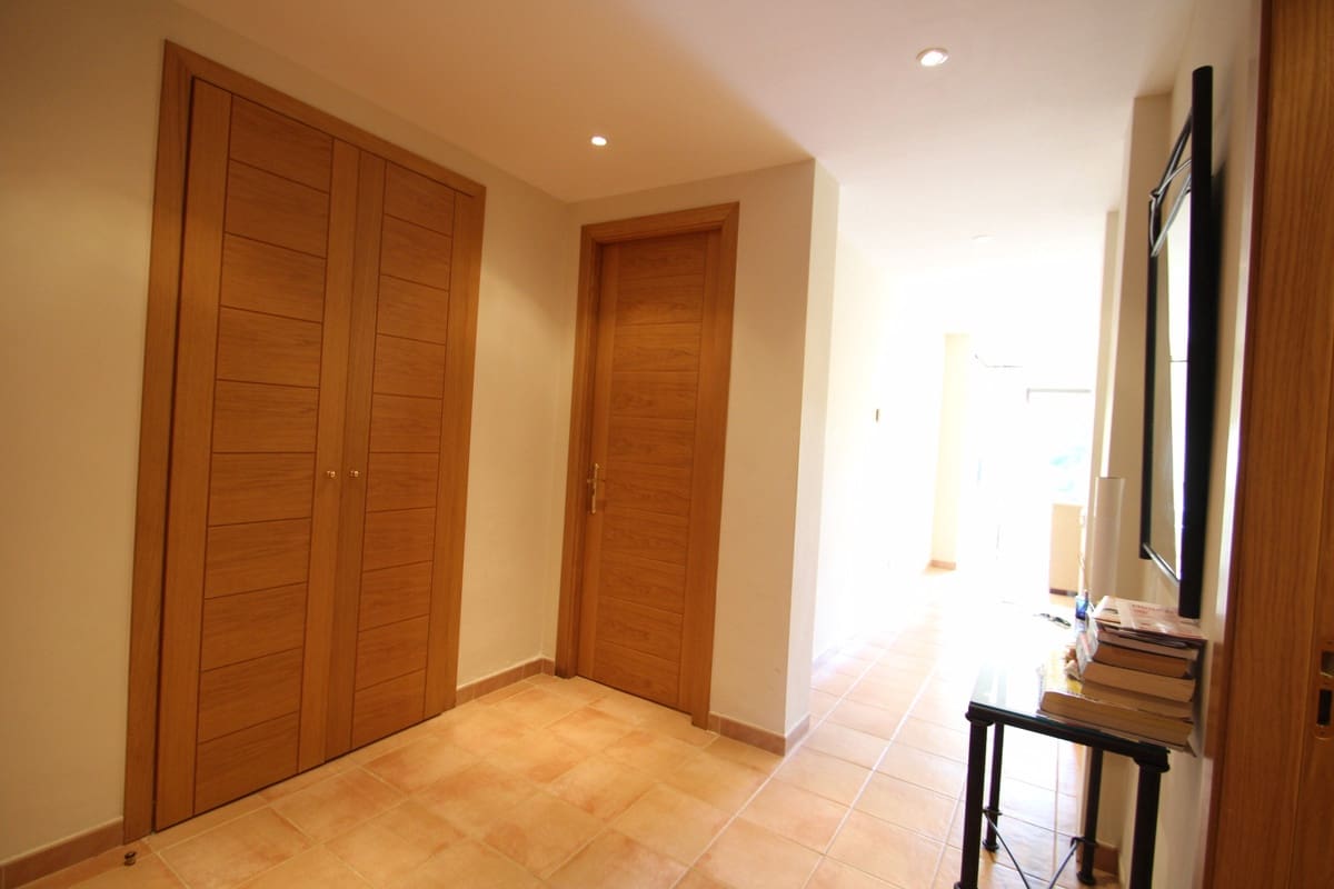 Apartamento de 2 habitaciones en Marbella en venta con piscina garaje - 299.000 € (Ref: 9184514)