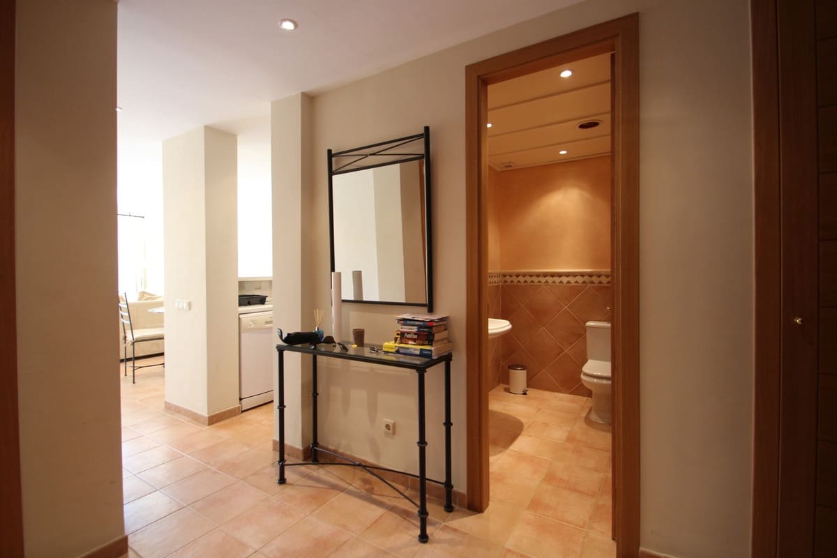 Apartamento de 2 habitaciones en Marbella en venta con piscina garaje - 299.000 € (Ref: 9184514)