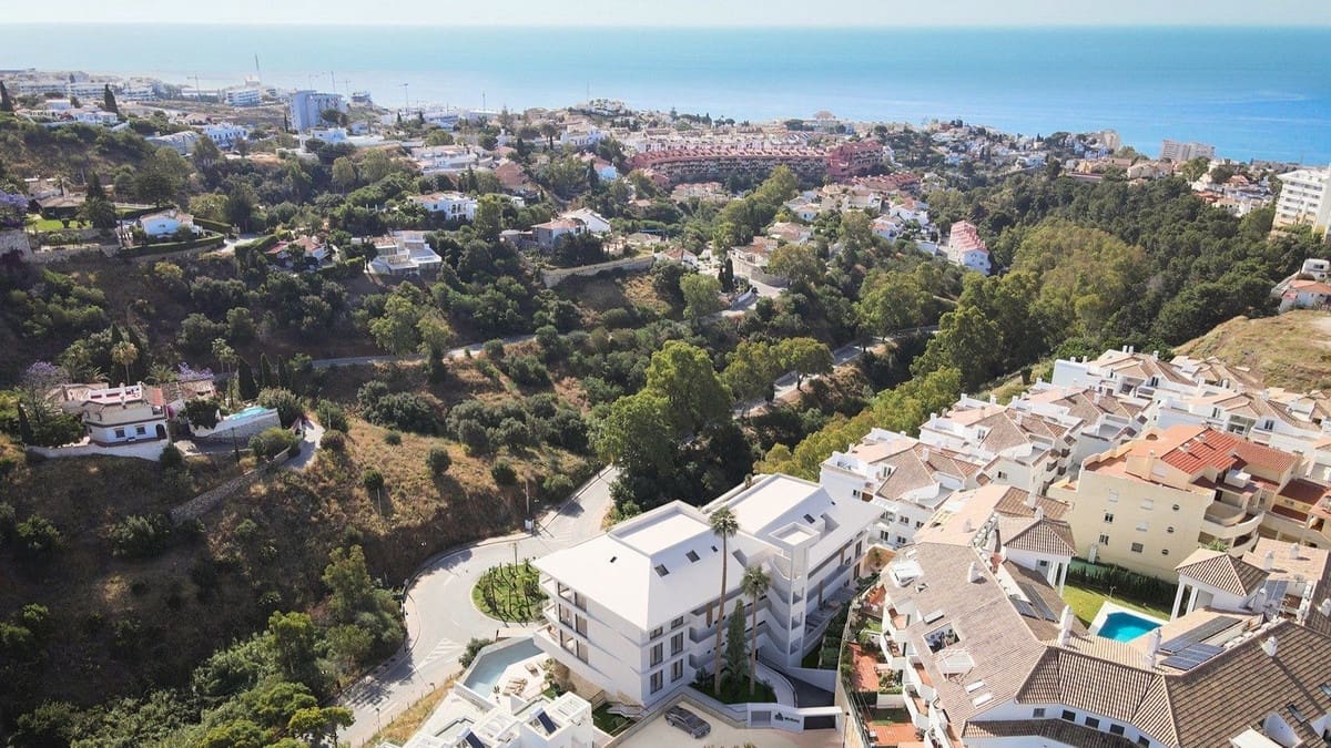 2 bedroom Apartment for sale in Fuengirola with pool garage - € 330,000 (Ref: 9196964)