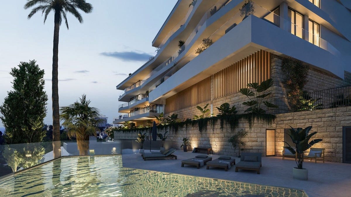 2 bedroom Apartment for sale in Fuengirola with pool garage - € 330,000 (Ref: 9196964)