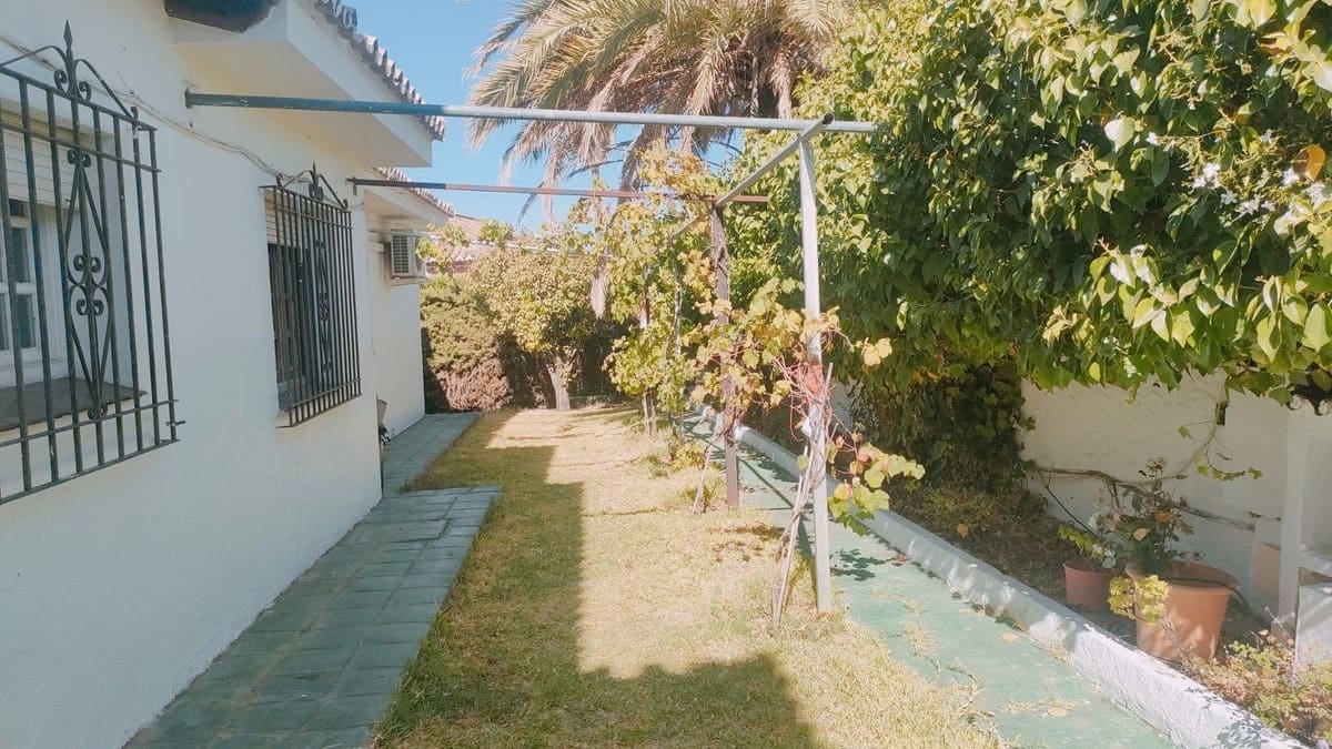 4 soverom Villa til salgs i Marbella med svømmebasseng garasje - € 1 400 000 (Ref: 9223604)
