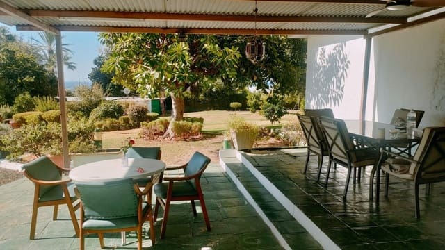 4 soveværelse Villa til salg i Marbella med swimmingpool garage - € 1.400.000 (Ref: 9223604)