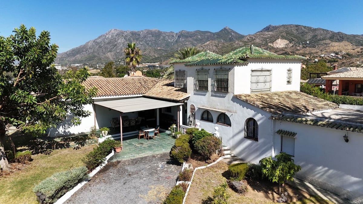 4 soverom Villa til salgs i Marbella med svømmebasseng garasje - € 1 400 000 (Ref: 9223604)