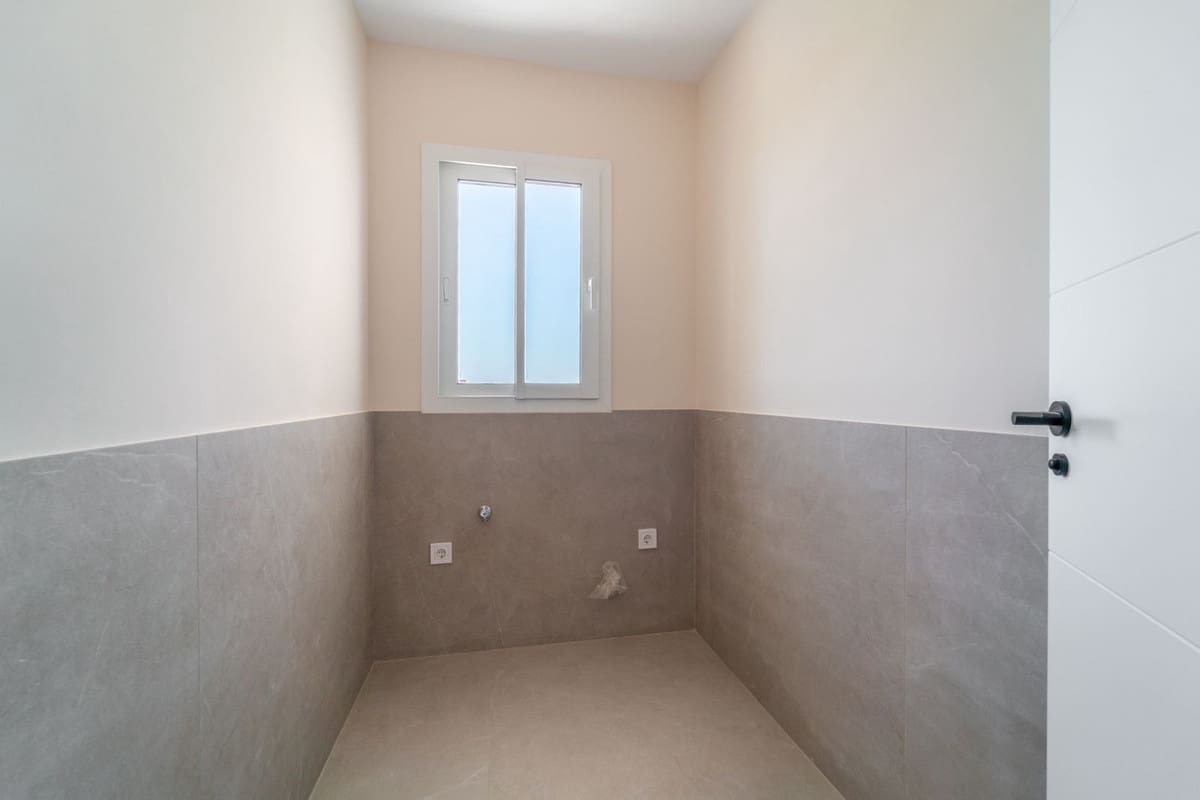 4 soveværelse Villa til salg i Fuengirola med swimmingpool garage - € 1.285.000 (Ref: 9297883)