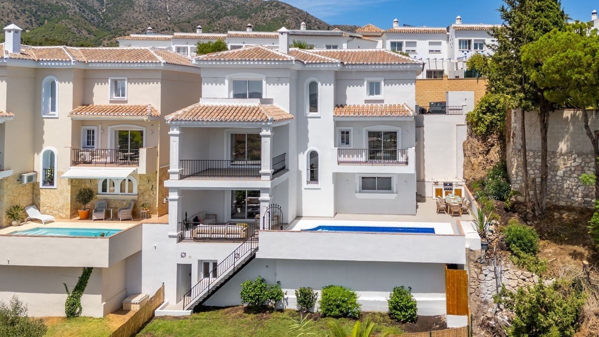 4 soveværelse Villa til salg i Fuengirola med swimmingpool garage - € 1.285.000 (Ref: 9297883)