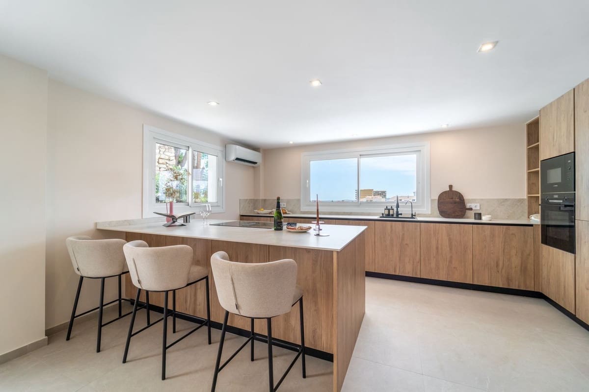 4 soveværelse Villa til salg i Fuengirola med swimmingpool garage - € 1.285.000 (Ref: 9297883)